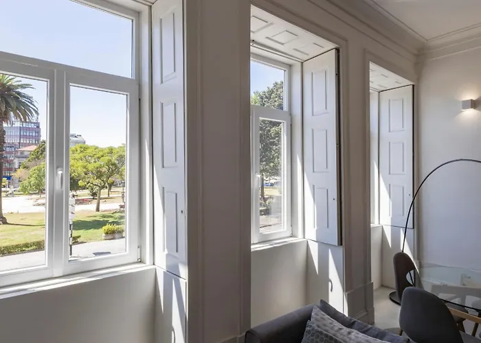 Διαμέρισμα Downtown By Lovelystay