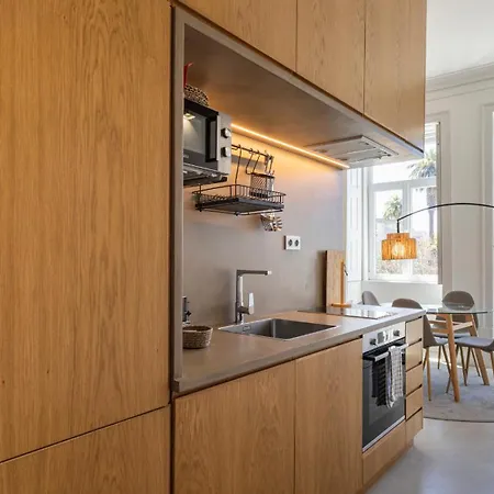 Downtown By Lovelystay Апартаменты *