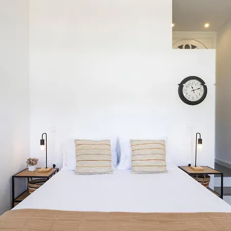 Downtown By Lovelystay *