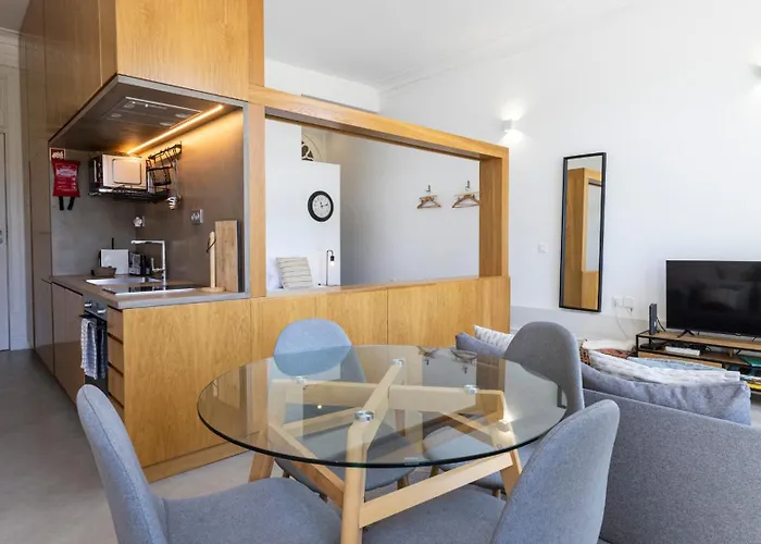 Downtown By Lovelystay *