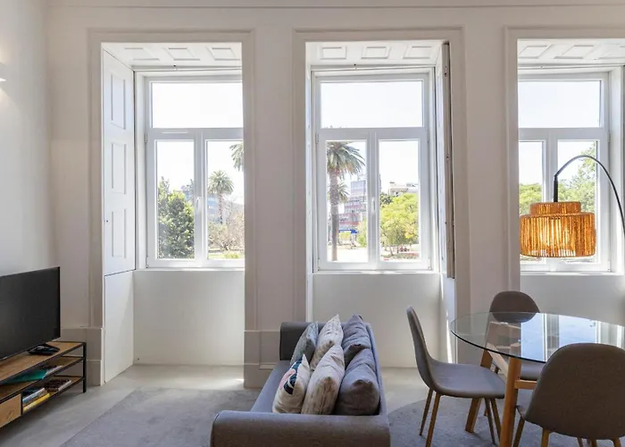 Downtown By Lovelystay *