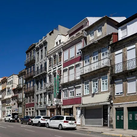 Apartmán Downtown By Lovelystay