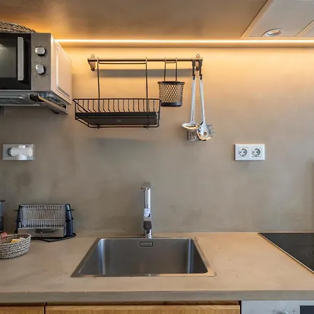 Apartman Downtown By Lovelystay *