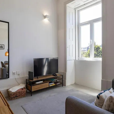 Apartman Downtown By Lovelystay