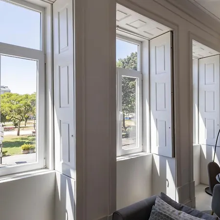 Apartman Downtown By Lovelystay